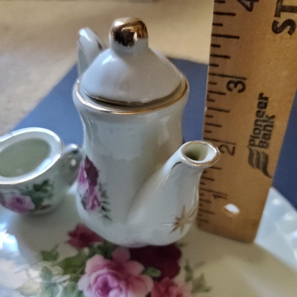 Miniature Ceramic Tea Set - Picture 15 of 16
